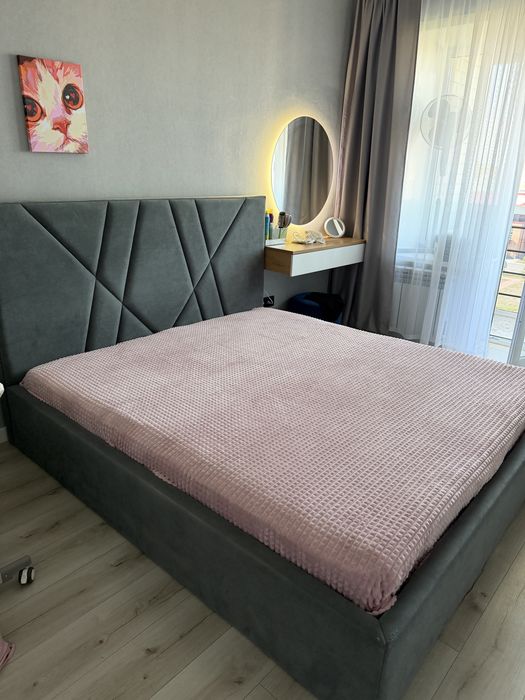 Продам двуспальную кровать
