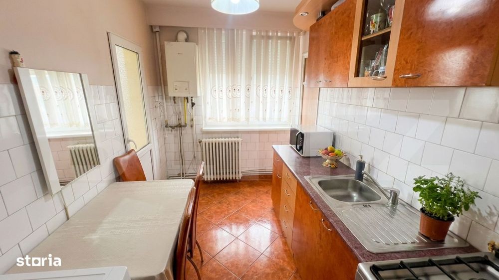 Apartament 2 camere decomandat, 55 mp, zona Cetate