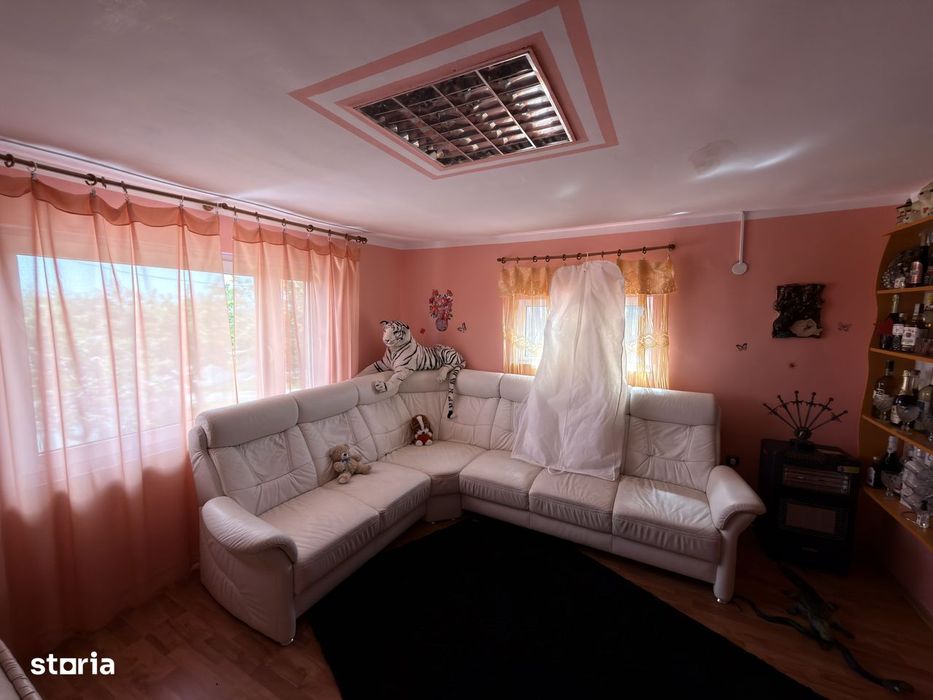 Casa noua  cu etaj+ casa renovata in Cucorani