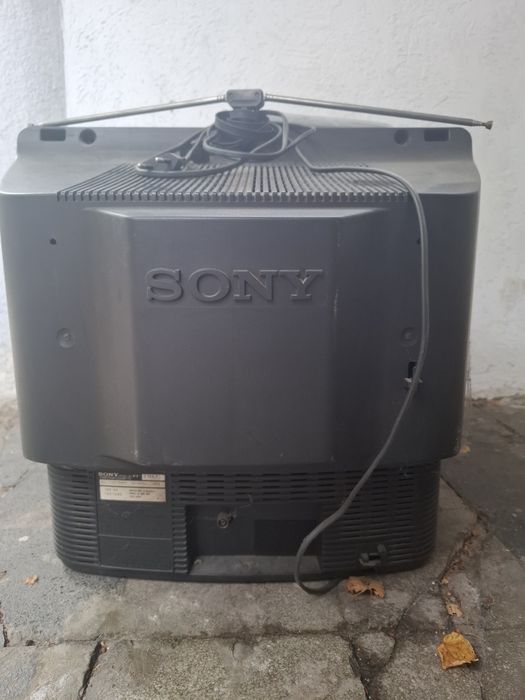 Телевизор Sony Trinitron, модел KV-21DK1 (21 инча).