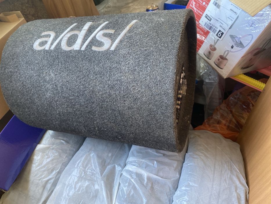 Продам саабуфер сост новый