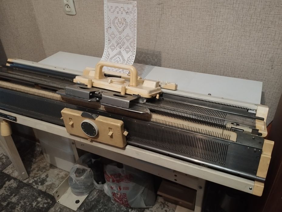 Вязальная машина