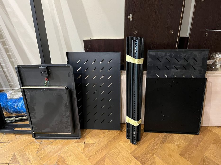 Продается серверный шкаф