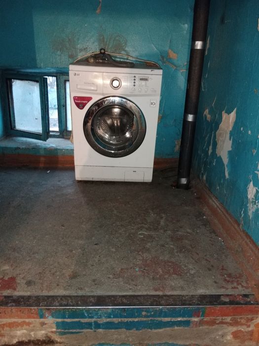 Продам б/у стиральную машину