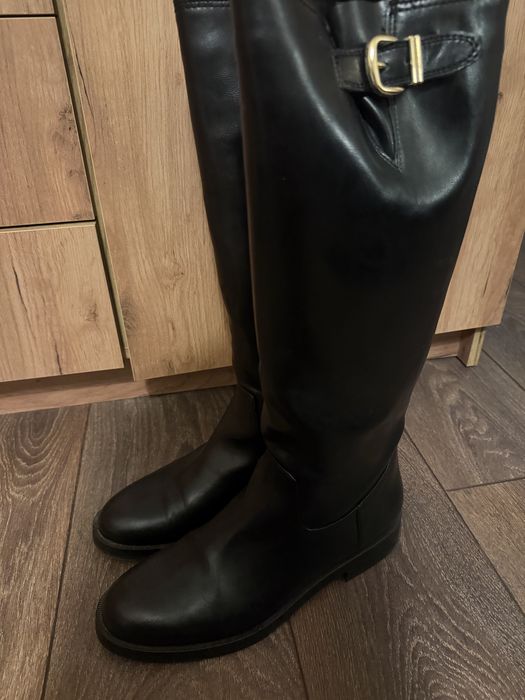 Уникални ботуши zara