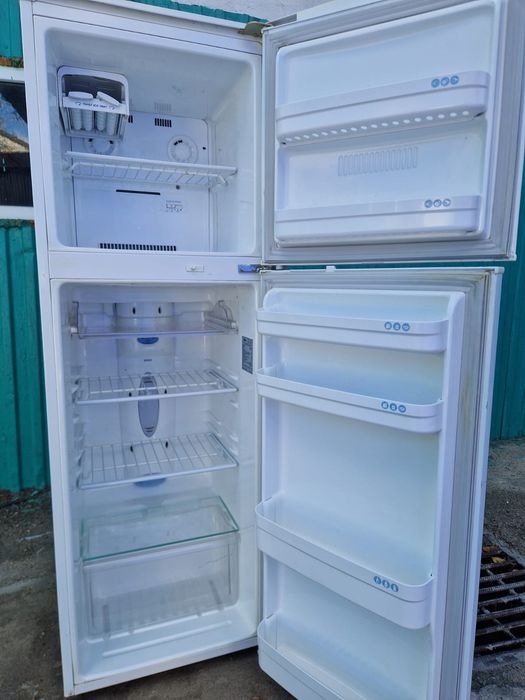 Холодильник LG 162см