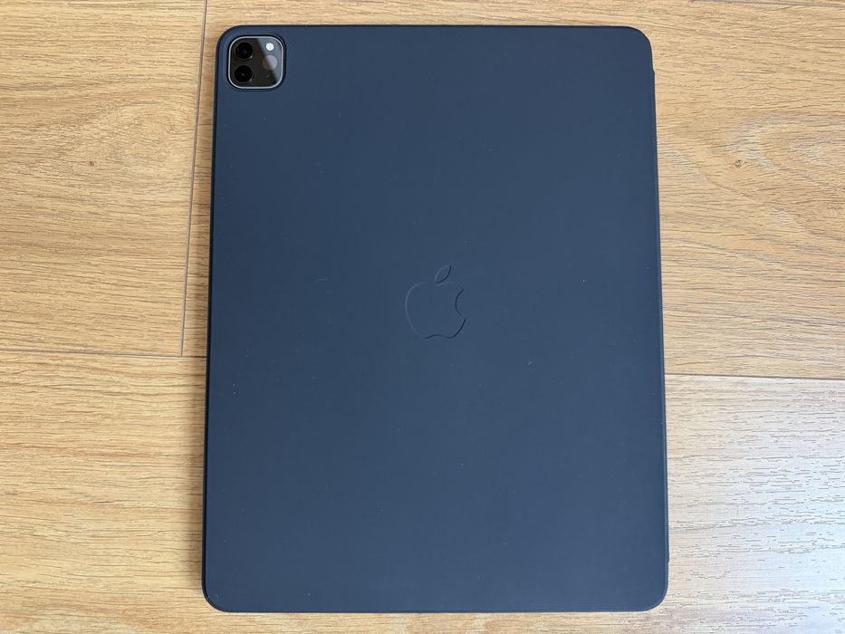 Apple iPad Pro 12,9" 6th Gen, 256GB, Wi-Fi + оригинален калъф.