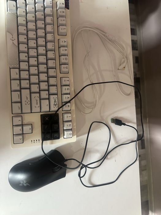 Vand tastatura aqirys si mouse razer
