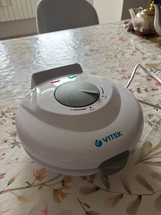 Вафельница Vitek VY-6622