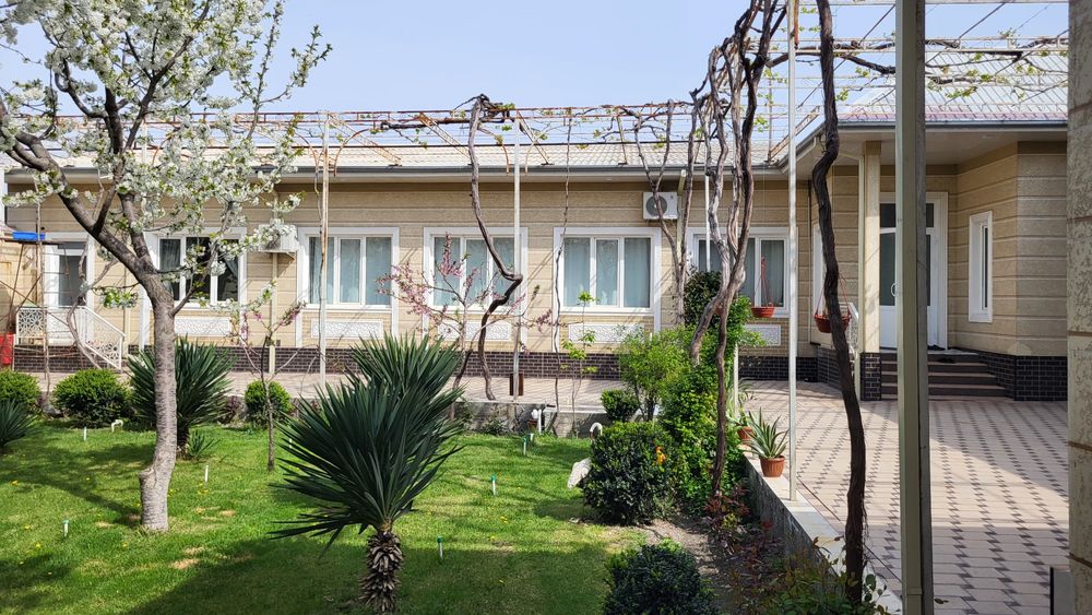 Фаргона шахрида Ховли-уй сотилади. 8-сотихли.