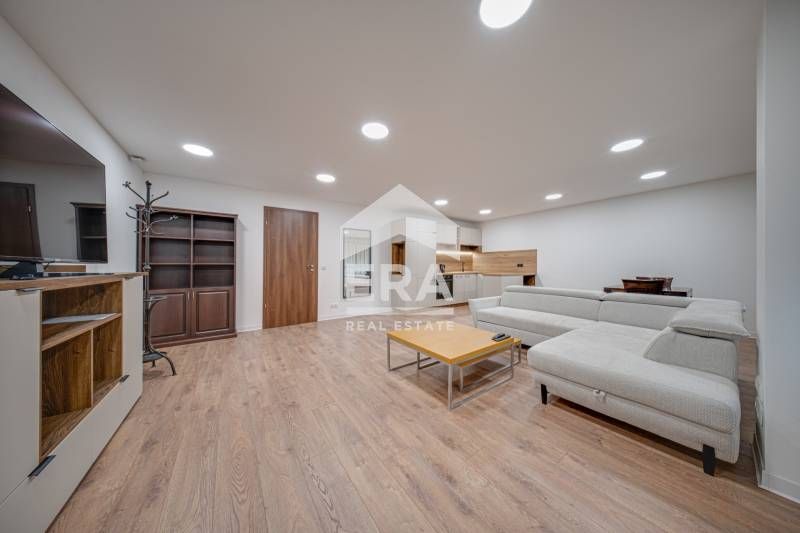 Модерно обзаведен тристаен апартамент под наем в кв. Лозенец