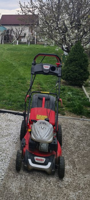 Mașina de tăiat gazon hetech 548