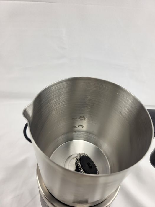 Машина за разпенване на мляко