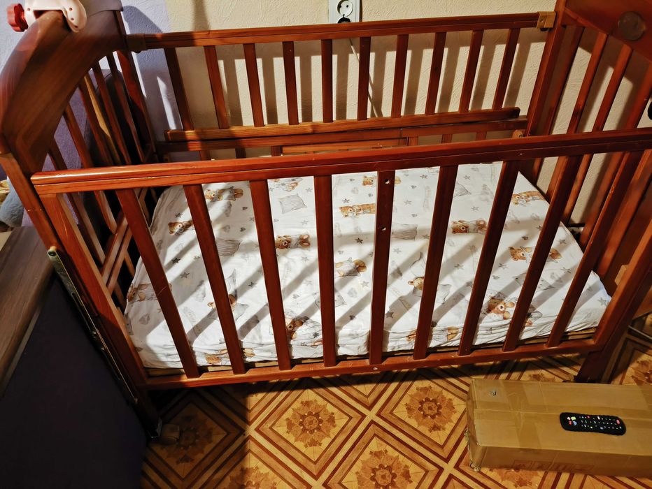 Детский манеж с матрасом