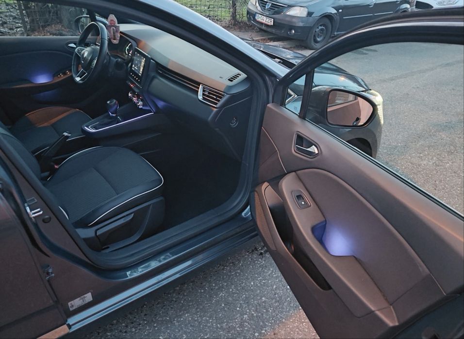 Renault Clio 1.6 E-Tech Hybrid Automat