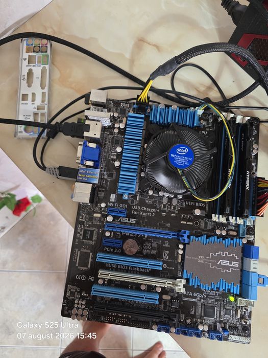 Vând placă de bază Gaming Asus  Cu Procesor Intel Core i7 2600K