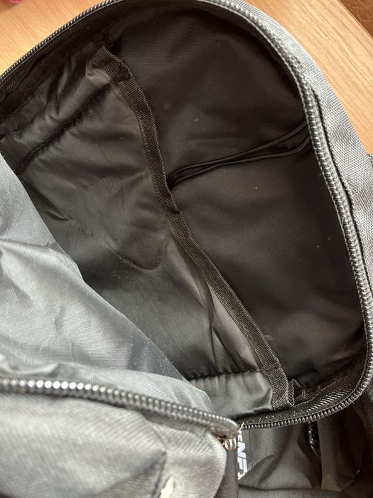 Раница с много разделения