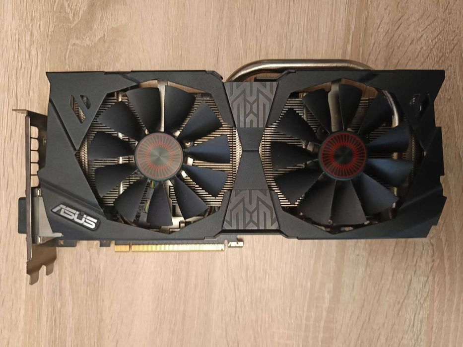 Видео карта Asus Strix GeForce GTX 970 DirectCU - 4 ГБ