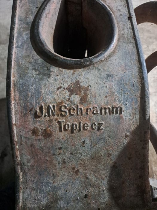 Masina de desfăcut porumb functionala