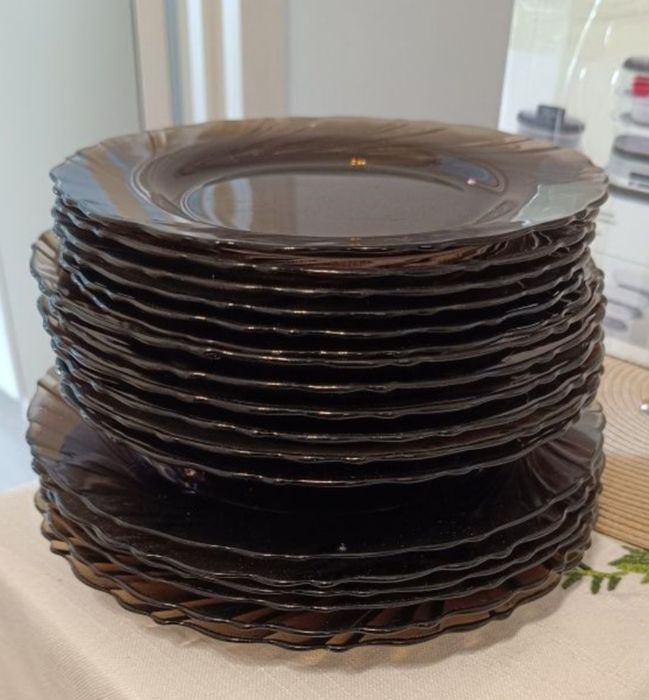 Набор посуды, сервиз