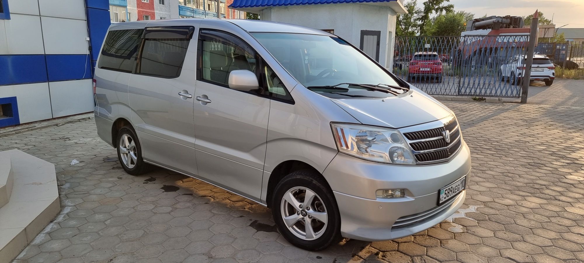 Toyota Alphard 2002