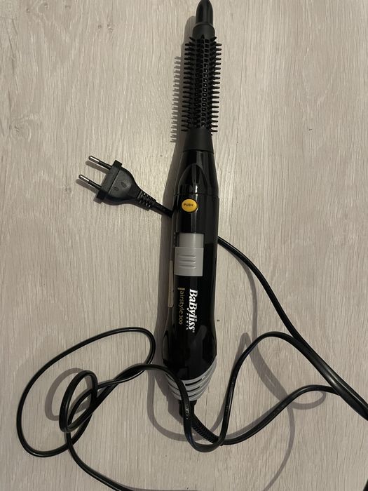 Perie cu aer cald Babyliss 300