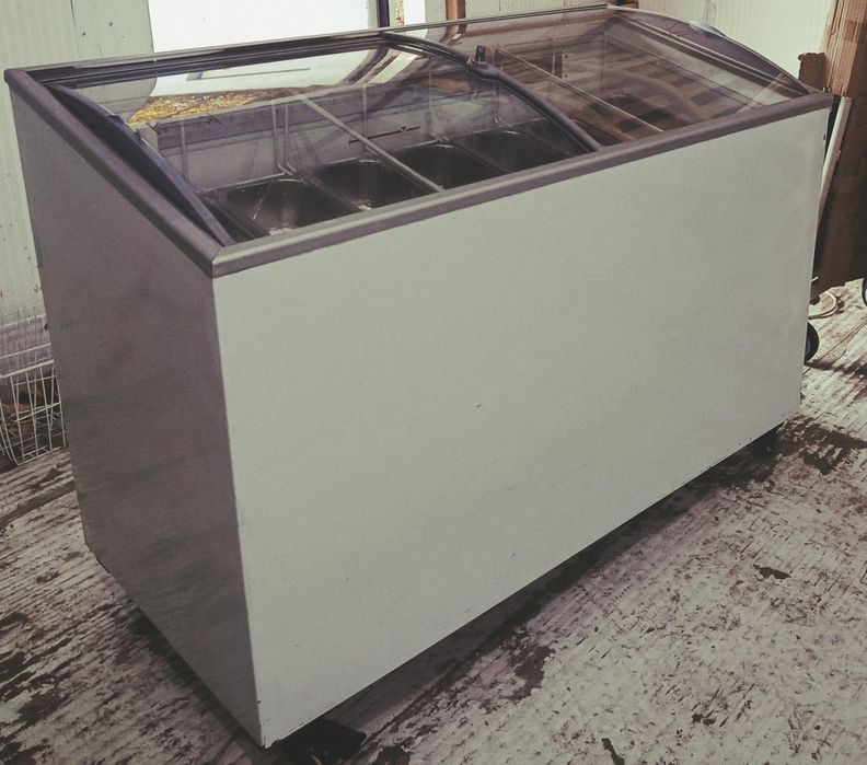 Морозильник для шарикового мороженого UGUR