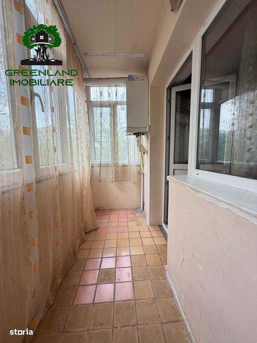Apartament 4 camere, DECOMANDAT, ETAJ 1, bloc 1980, Gradinari