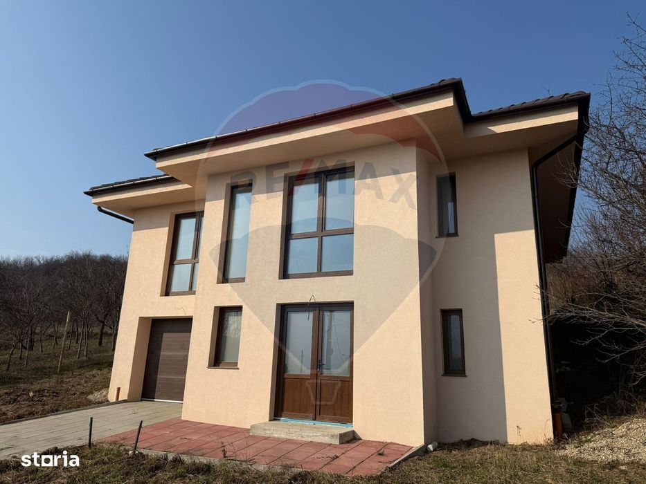 De vânzare Casă nouă cu 4 camere, teren 1190 mp Cartier Podgoria