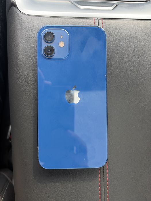 Iphone 12 в хорошем состояние