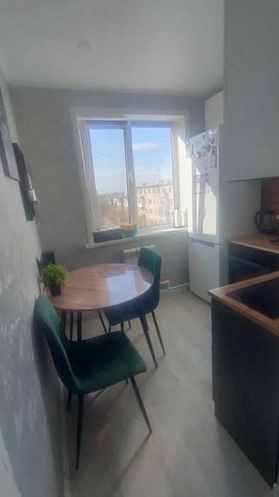 Продам квартиру 4 мкр