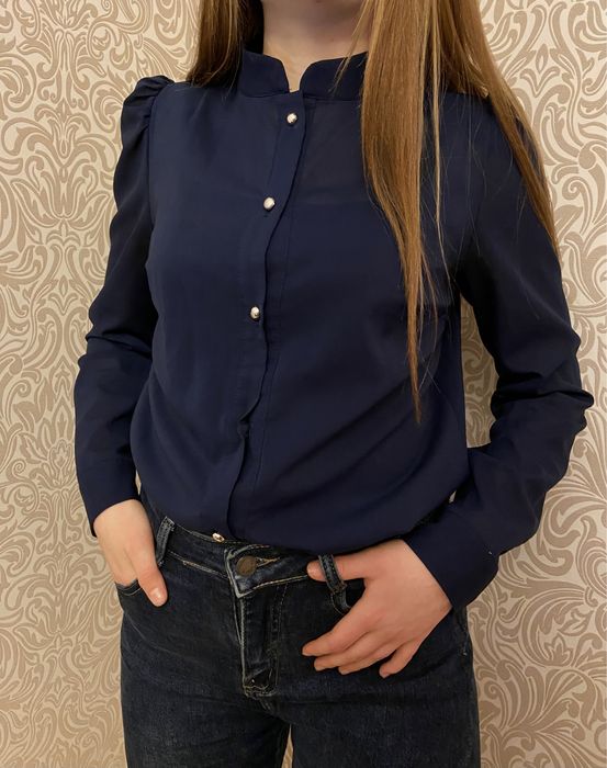 Строгая женская блузка