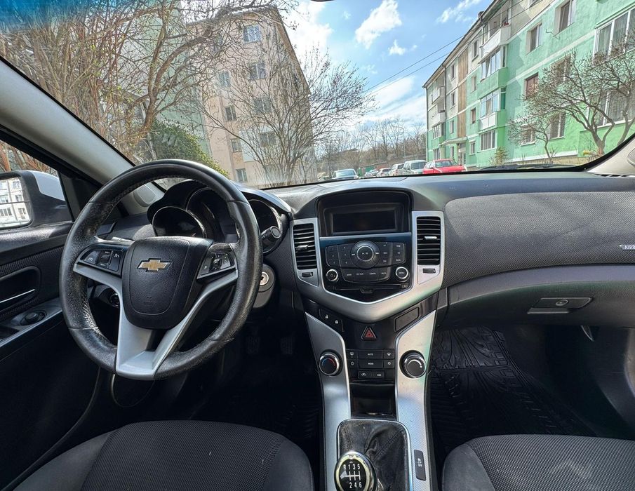 Vând Chevrolet Cruze