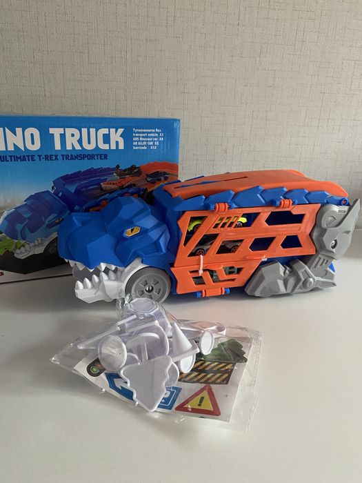 Дино камион и 3 колички - 2 в 1- писта, автовоз