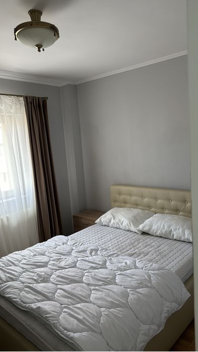 Proprietar Vand Apartament cu 3 camere zona centrala complet mobilat