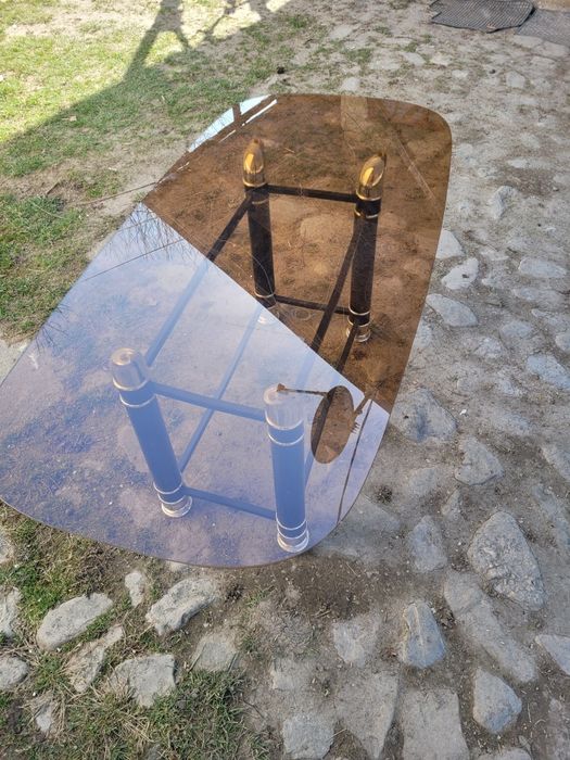 Masa sufragerie din sticla