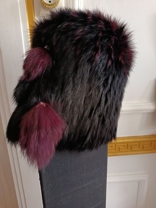 Vând căciulă din blana de vulpe