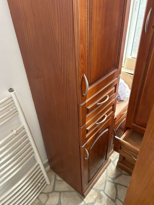 класически мебели – шкафове и скрин , много запазени нямат драскотина