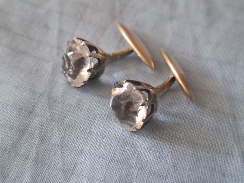 Запонки серебряные.