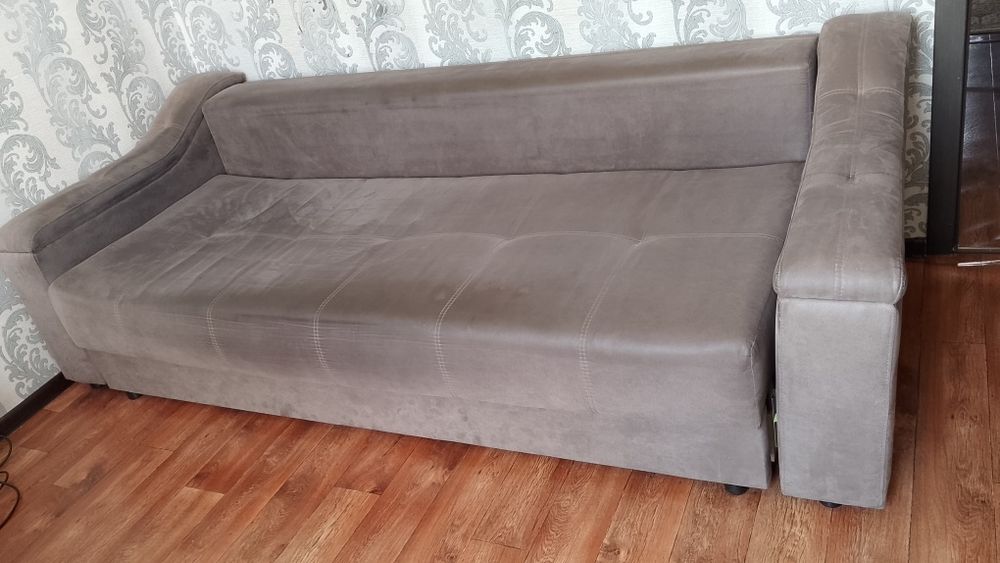 Продам диван раскладной.