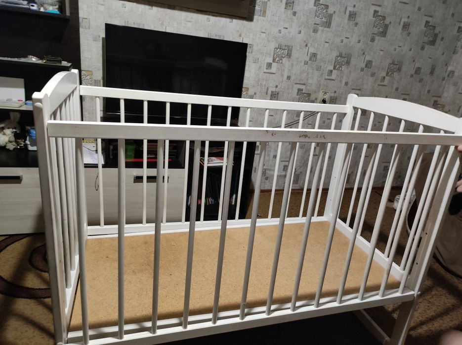 Продам детскую кроватку