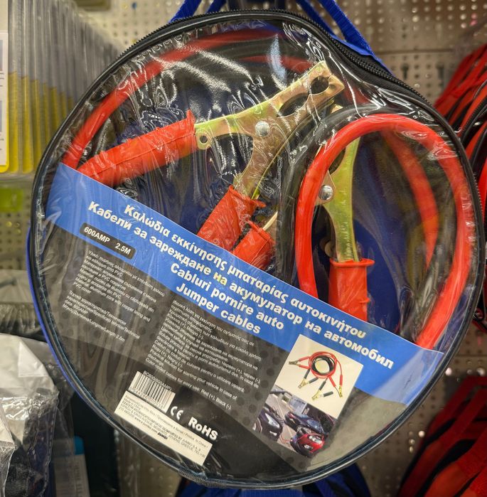 Кабели за зареждане на акумулатор на автомобил