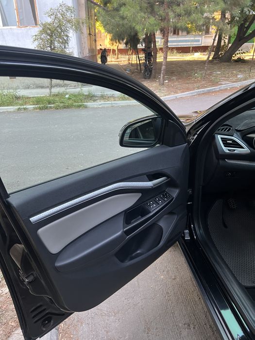Продается Лада веста св кросс черная 1.8, рено коробка механика