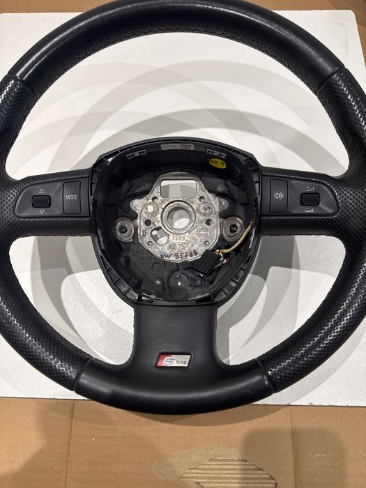 Audi A3-A4-A5-A6 S-LINE кожен волан Ауди А3-4-5-6