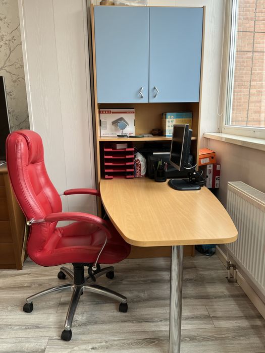 Продам подростковую комплект мебели