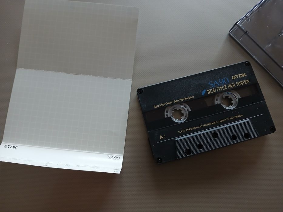 Două casete audio nescrise, stare foarte bună. TDK și FUJI