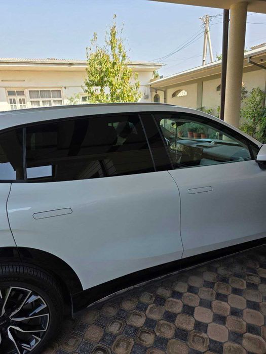 Zeekr 7X 2024 2мотор 704км Пневмоводвеска, супертормоз, Пробег 4300км.