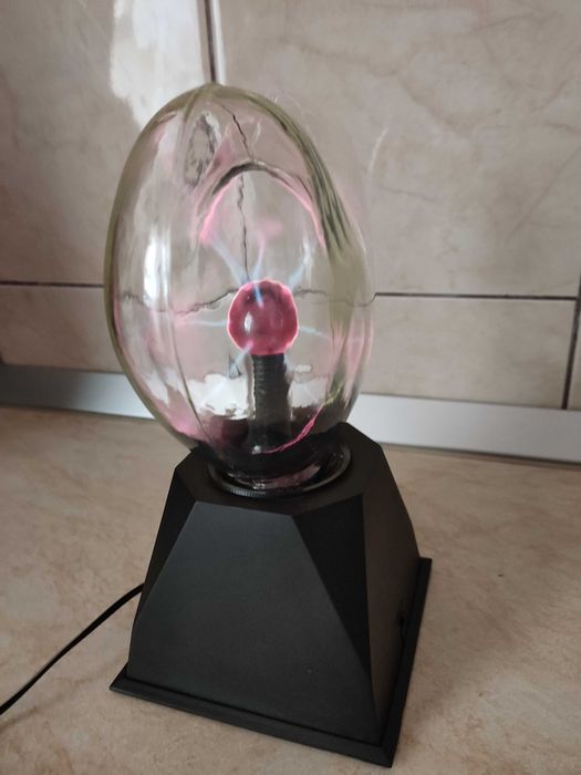 Lampa in forma de inima cu plasma/fulgere la atingere