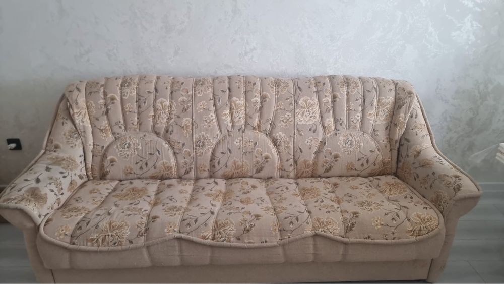 Диван и креслло продам срочно