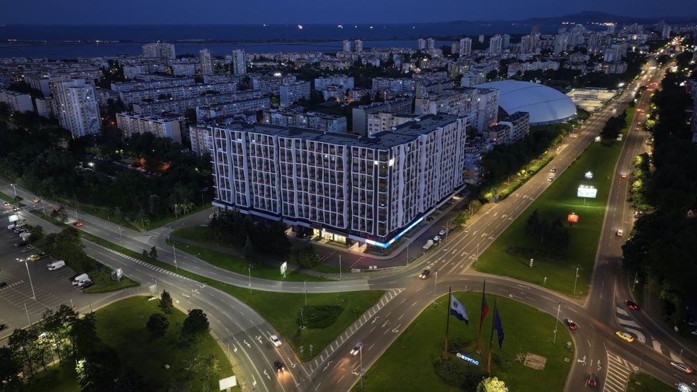Продава се Двустаен апартамент в Бургас, Изгрев - 67 кв.м за 1104 €/кв.м - Снимка #9